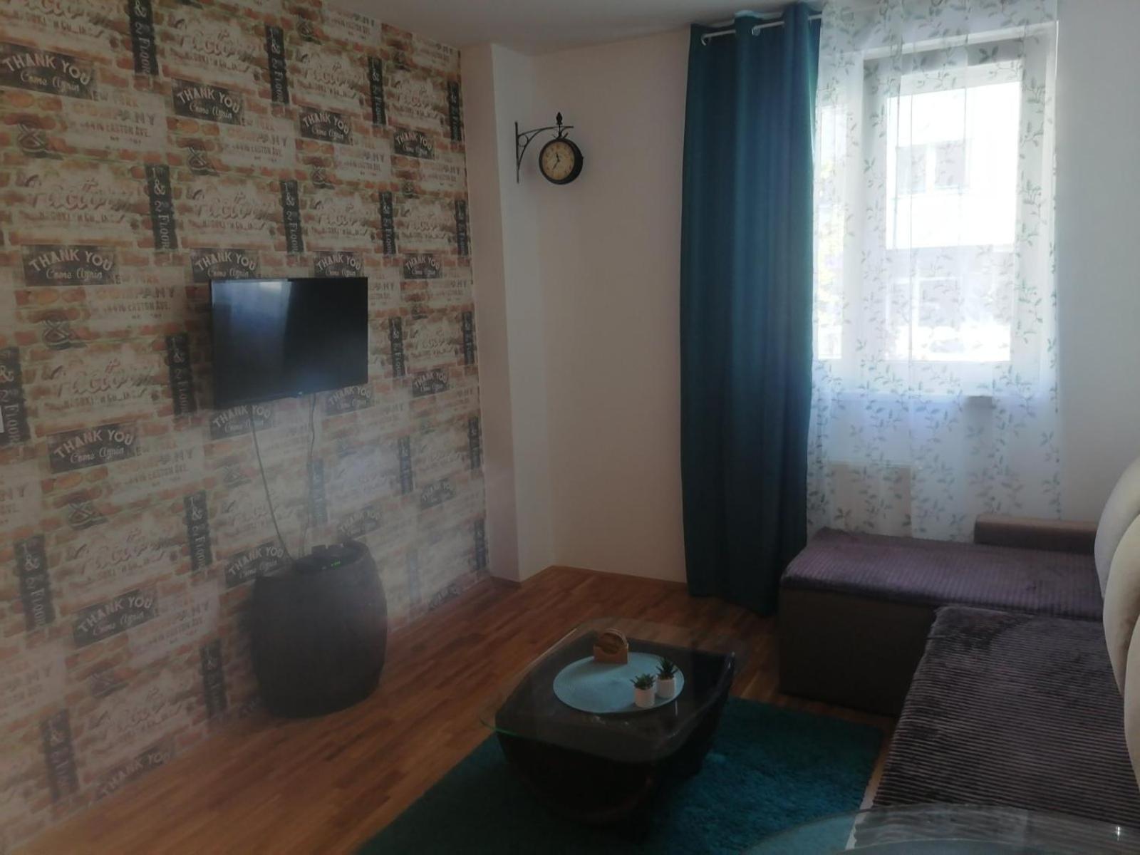 Apartment Burence Novi Sad Buitenkant foto
