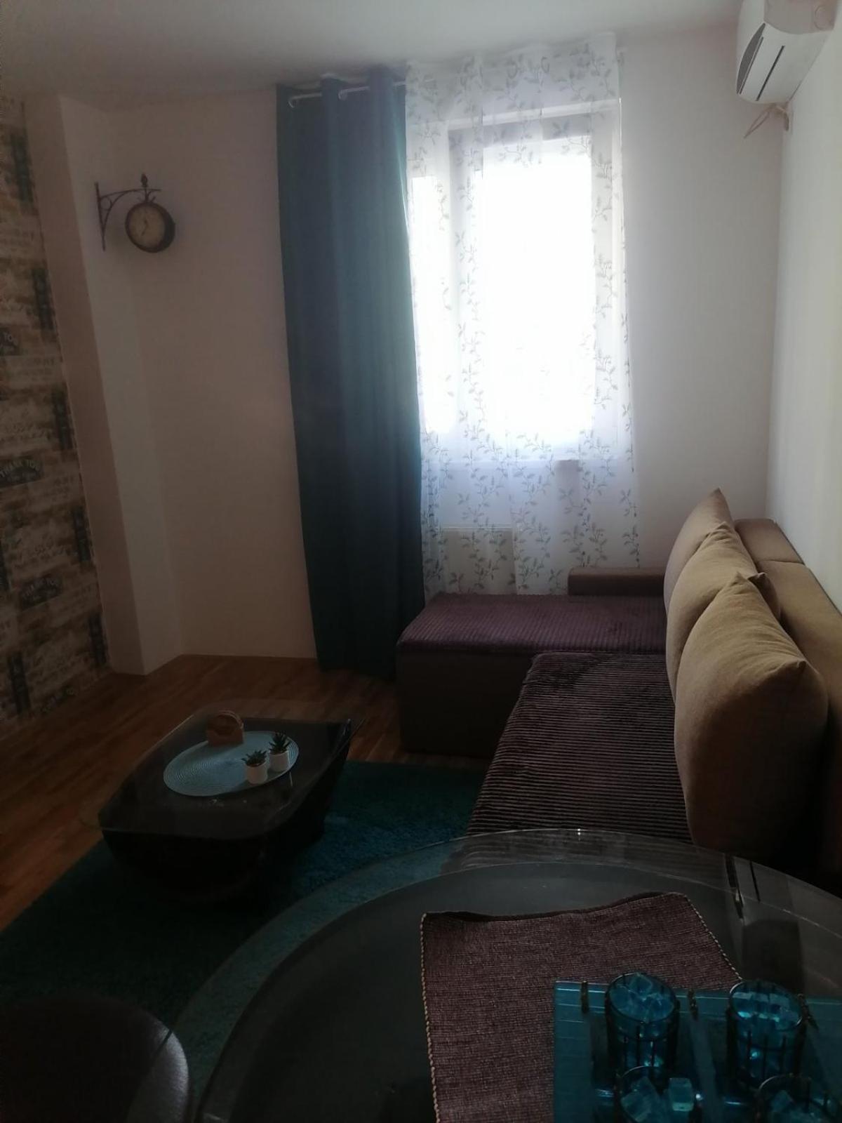 Apartment Burence Novi Sad Buitenkant foto